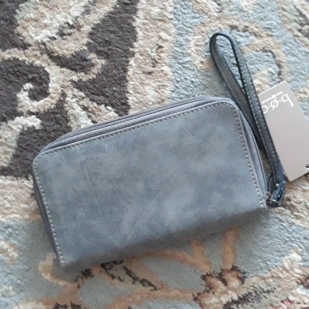 *Host Pick*b.o.c pretty wristlet - Picture 4 of 16
